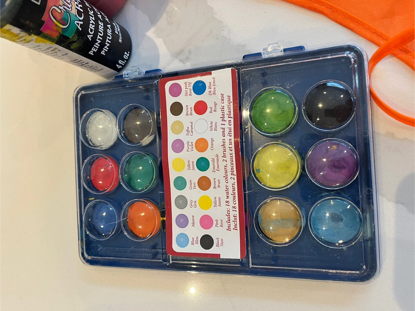 Crayola Washable Paint Set with Apron and Watercolors - photo 2