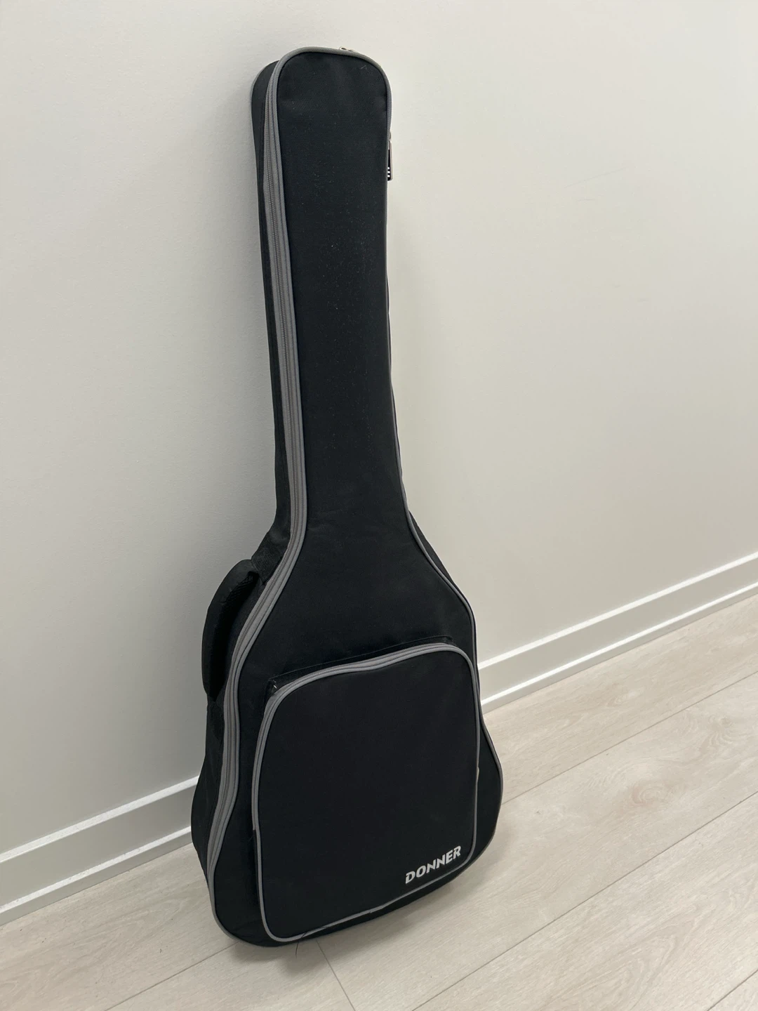 Acoustic Guitar - photo 2