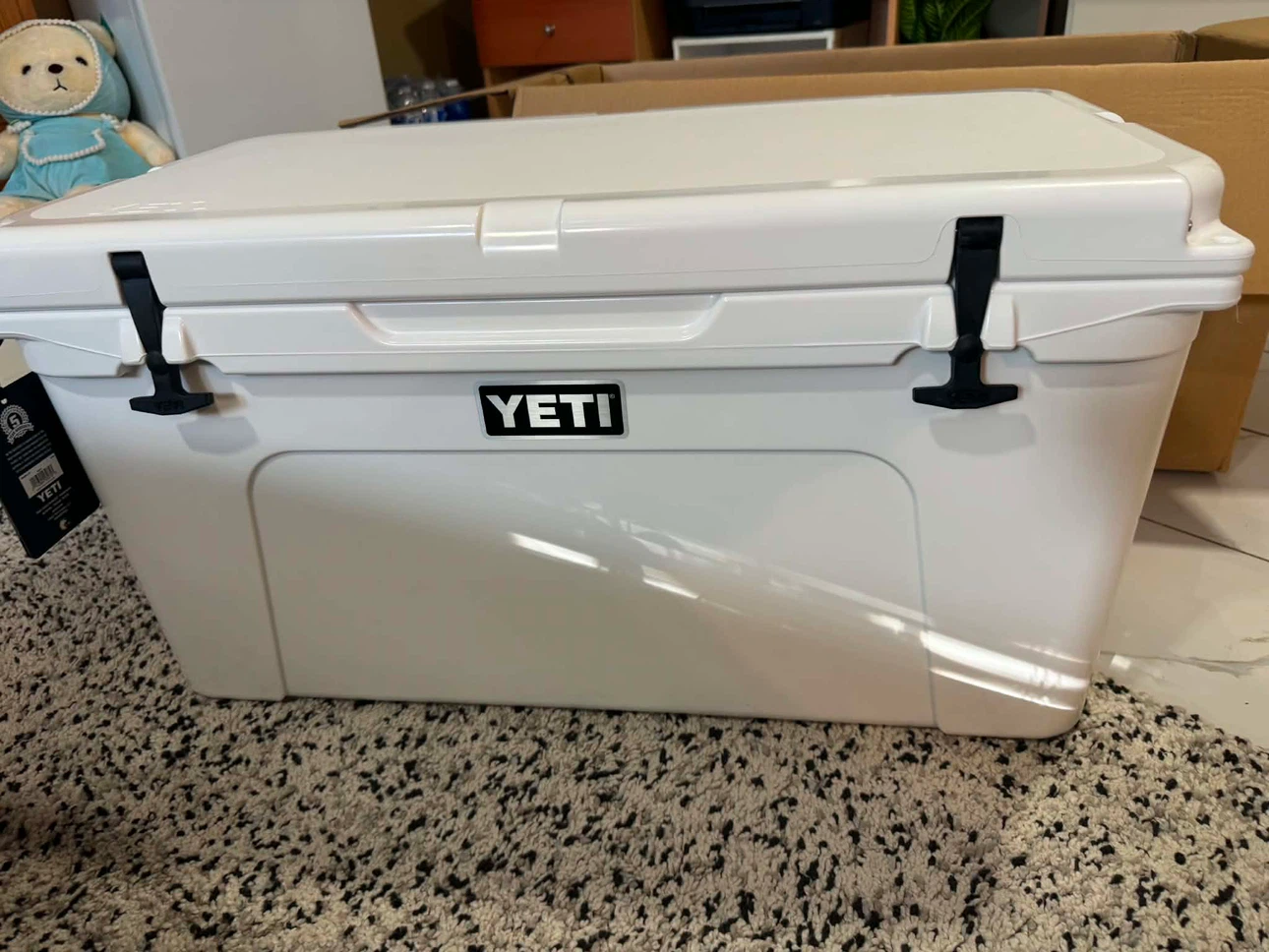 YETI Tundra 75 Cooler ( Brand New)
