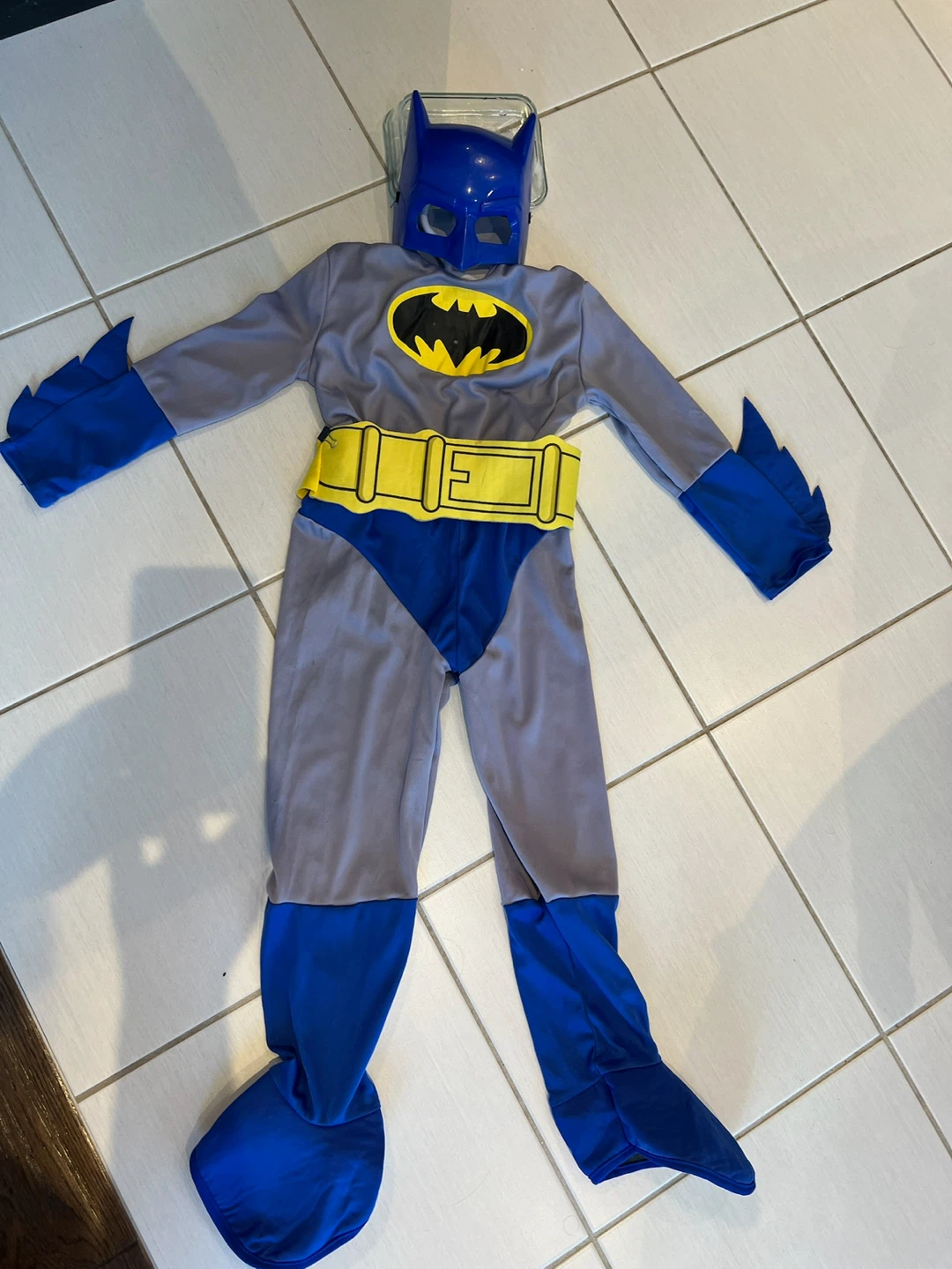 HALLOWEEN Kids (3-7) Batman Costume with Cape and Mask - photo 4