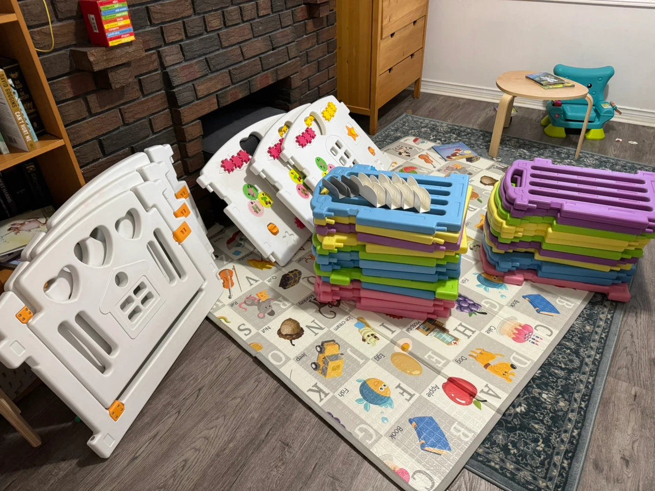 Multi-Colour activity centre Playpen -2 sets( 28 panels total) - photo 3
