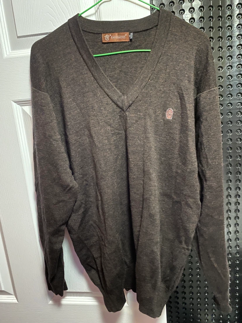 Laucedanton V-Neck Wool Sweater(100%wool)