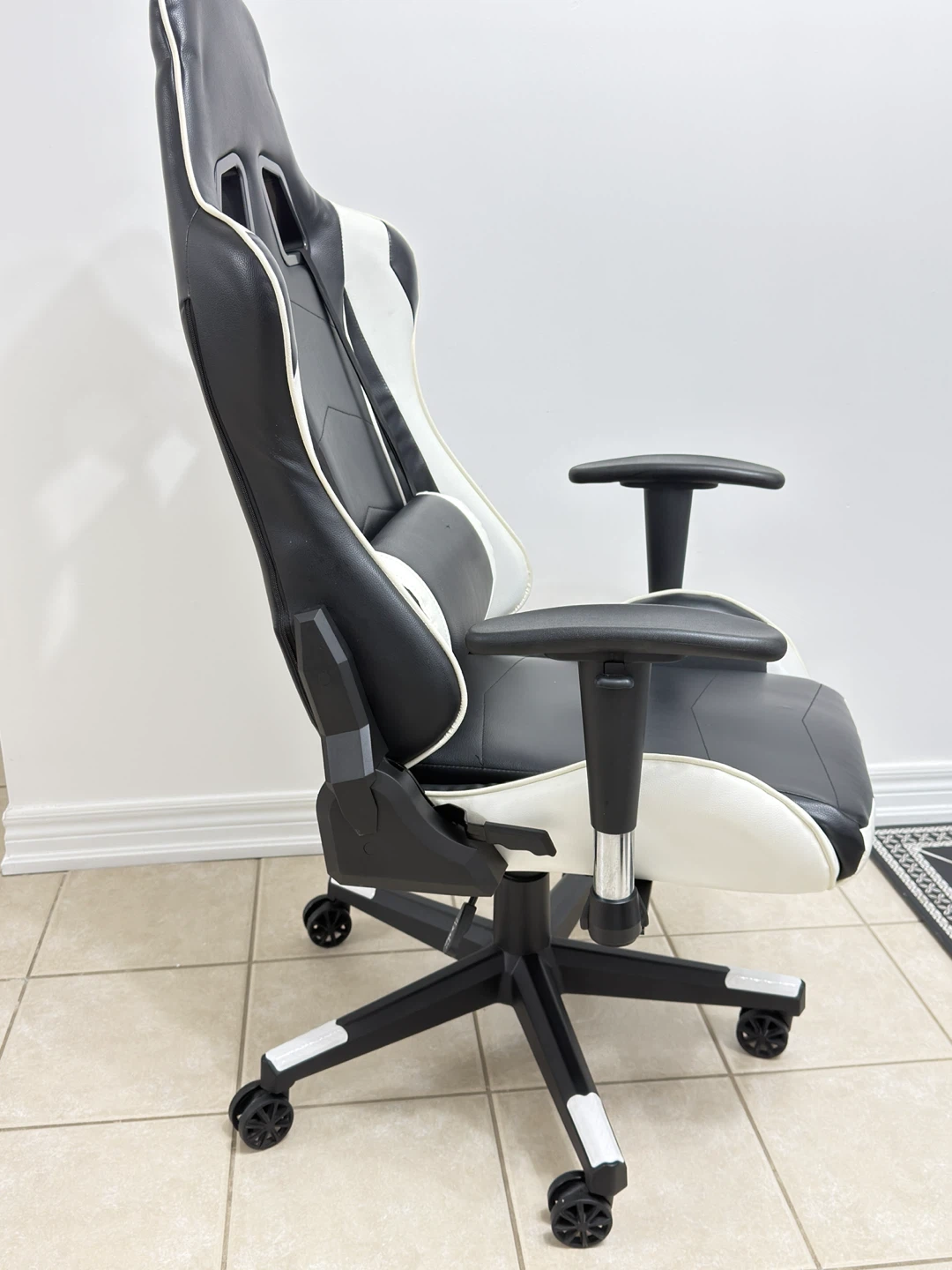 Black and White Gaming Chair - photo 4