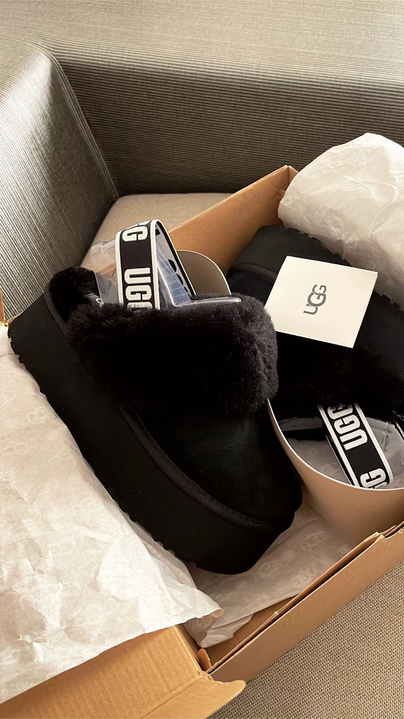 UGG Black Platform Furry Slides - Size 8 - photo 2