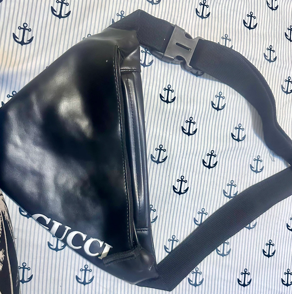 GUCCI Black Leather Belt Bag - photo 2