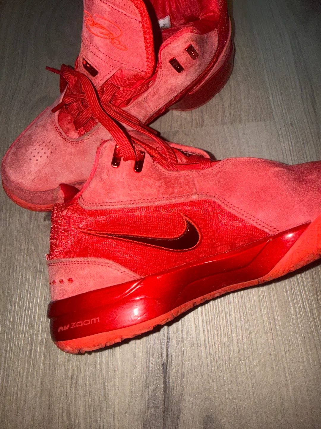 Nike LeBron red color way shoes 8 - photo 5