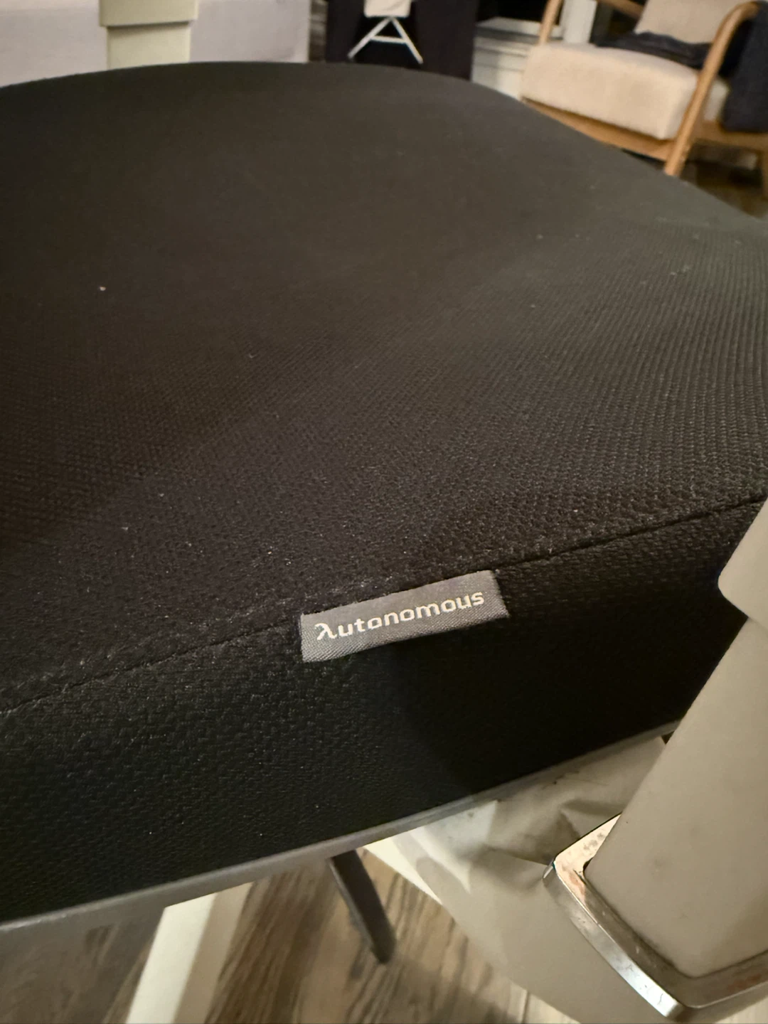 MOVE OUT SALE - Autonomous ErgoChair 2 - photo 5