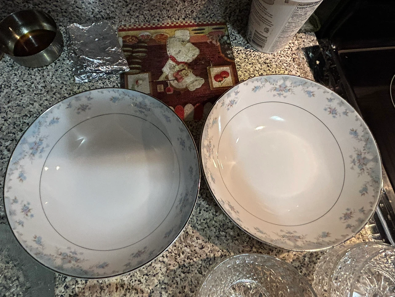 Set of 2 White Porcelain Serving Bowls - photo 4