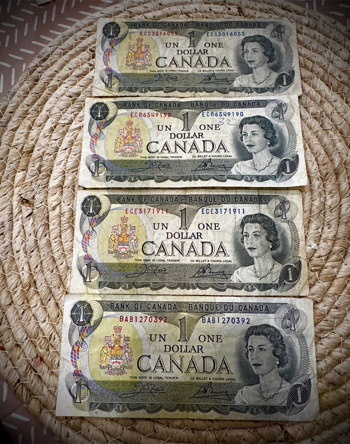 Old  Canada 1 Dollar Banknotes