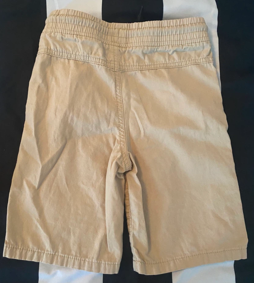 Boys Khaki Shorts - Size 6/ Small - photo 2