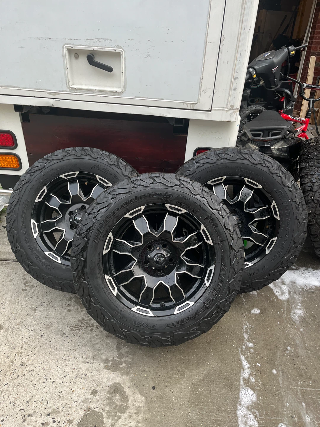 Ultra "Badlands" Wheels w/ BFGoodrich All-Terrain T/A KO2 Tires
