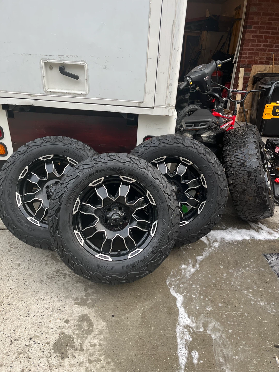 Ultra "Badlands" Wheels w/ BFGoodrich All-Terrain T/A KO2 Tires - photo 2