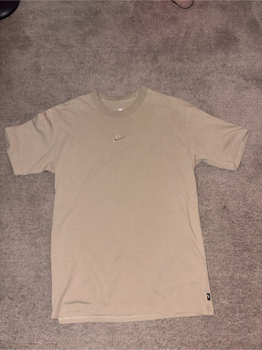 Nike The Nike Tee Loose Fit T-Shirt Tan Size M