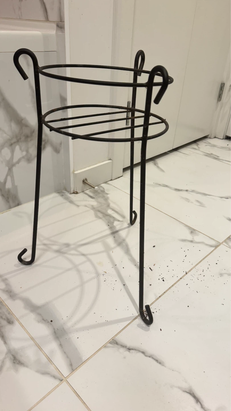 Black Metal Plant Stand