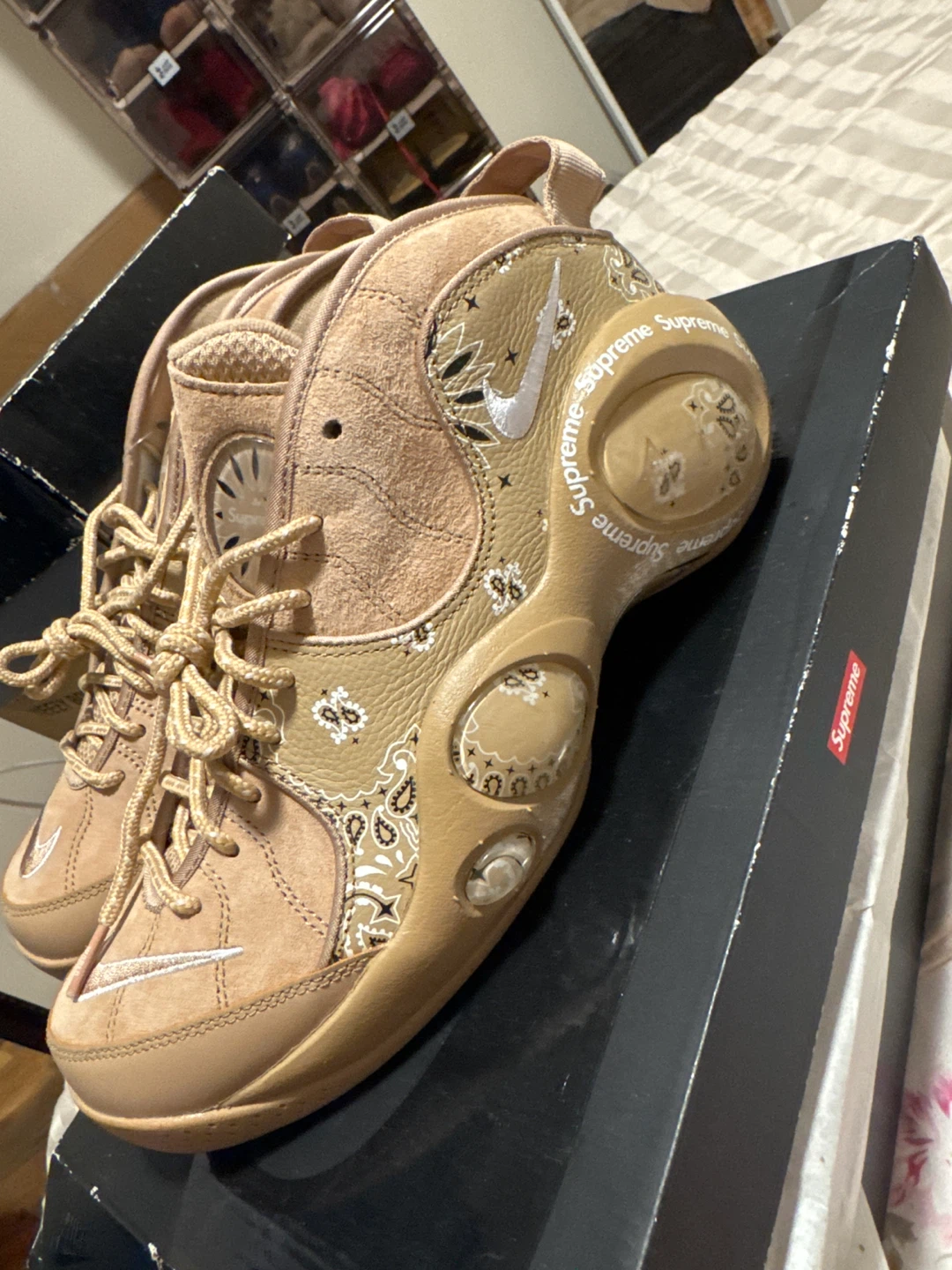 Supreme x Nike Zoom Flight 95 - photo 2
