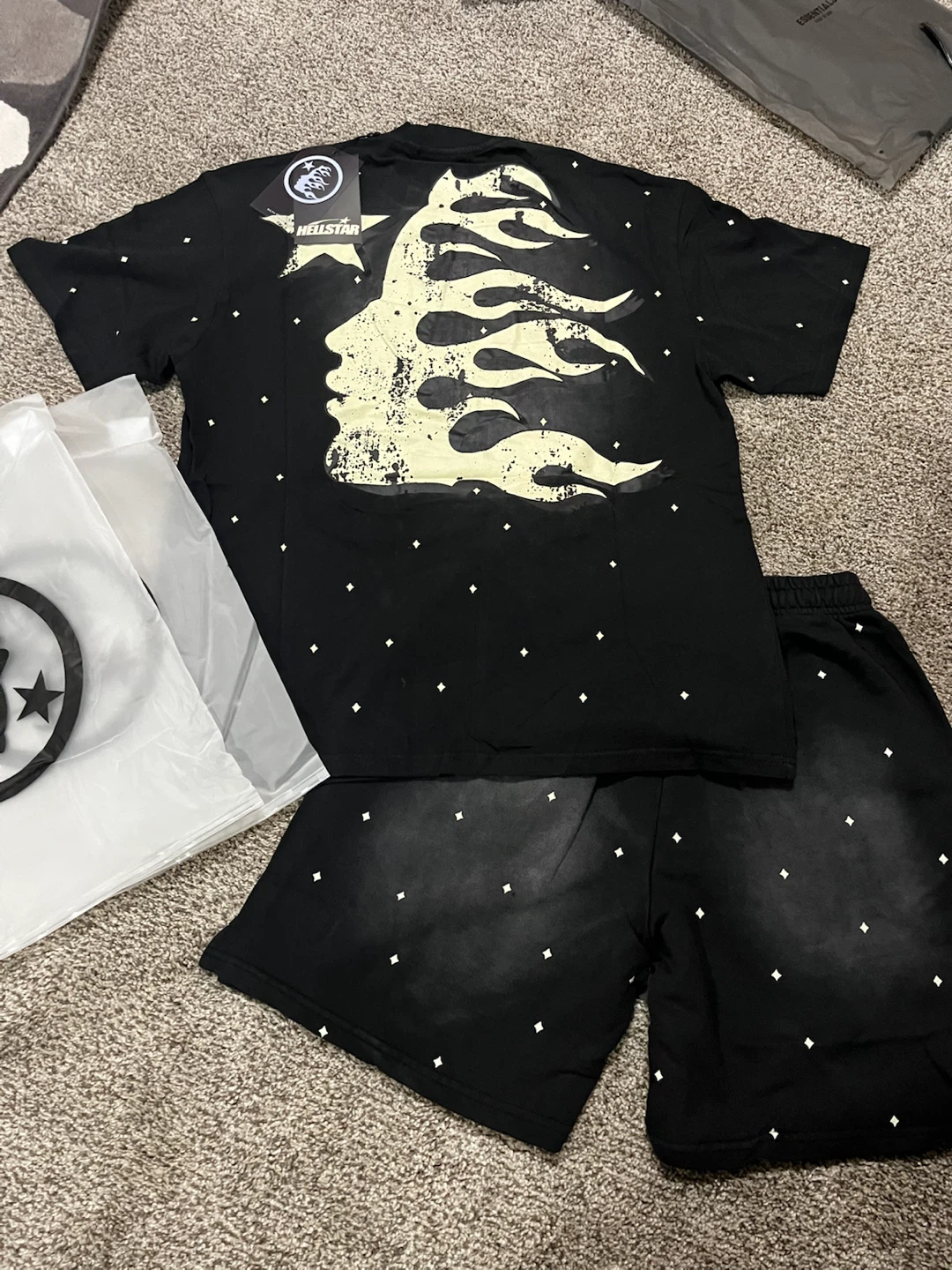 Hellstar T-Shirt and Shorts Set - photo 2