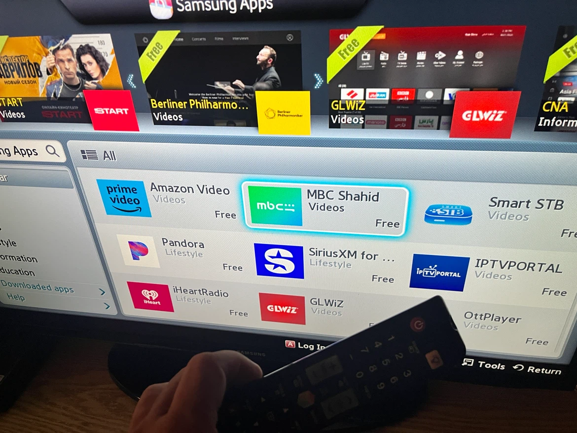 Samsung 43” Smart TV - photo 2