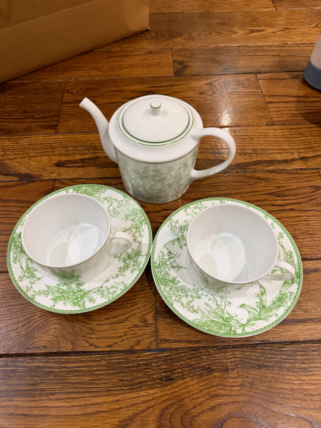 Dior Tea Set with Teapot and 2 Cups/Saucers - photo 2