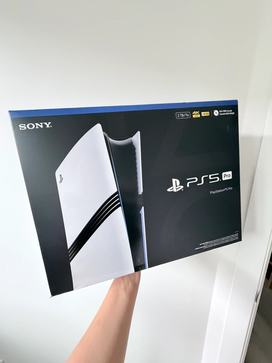 Sony PlayStation 5 Pro - photo 2
