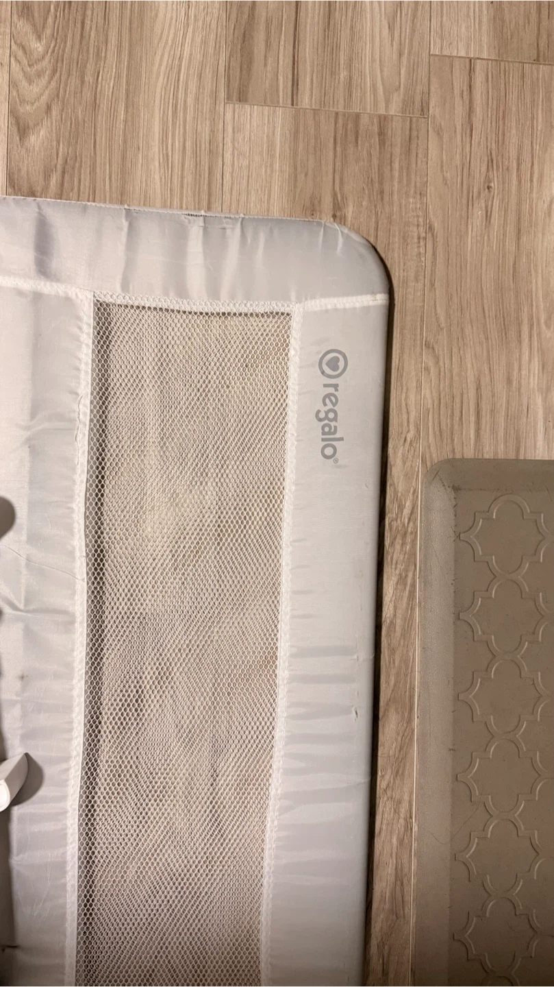 Regalo Baby Bed Rail Guard - photo 3