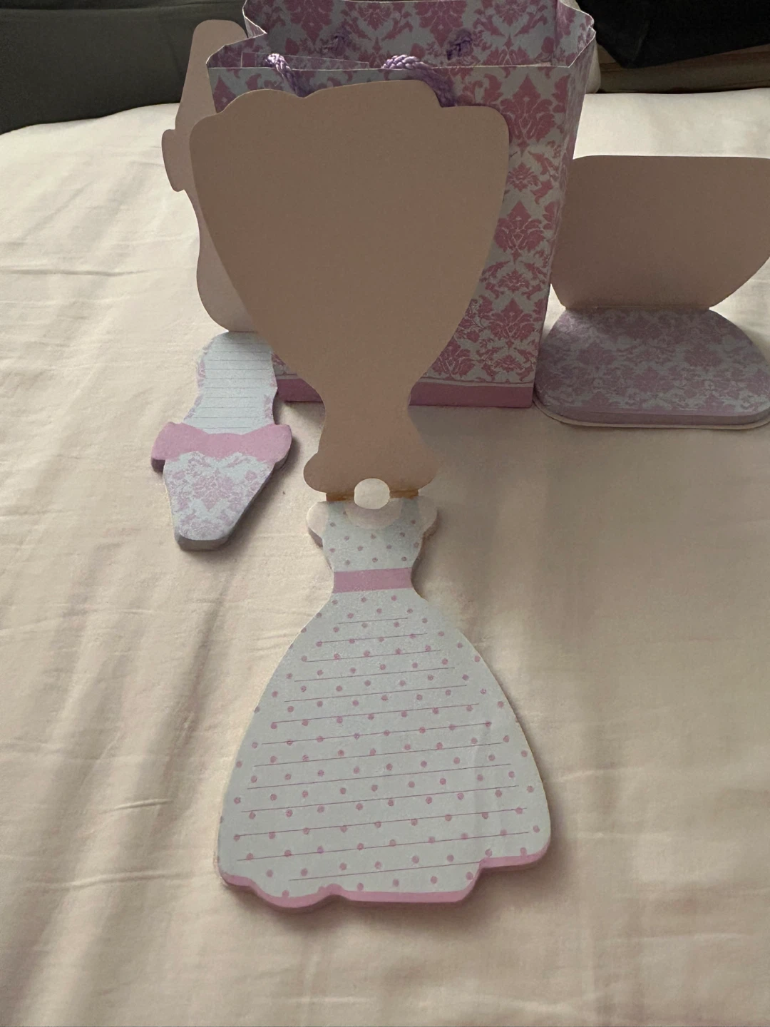 A set of decorative, die-cut paper pads: dress/shoe/handbag, - photo 2