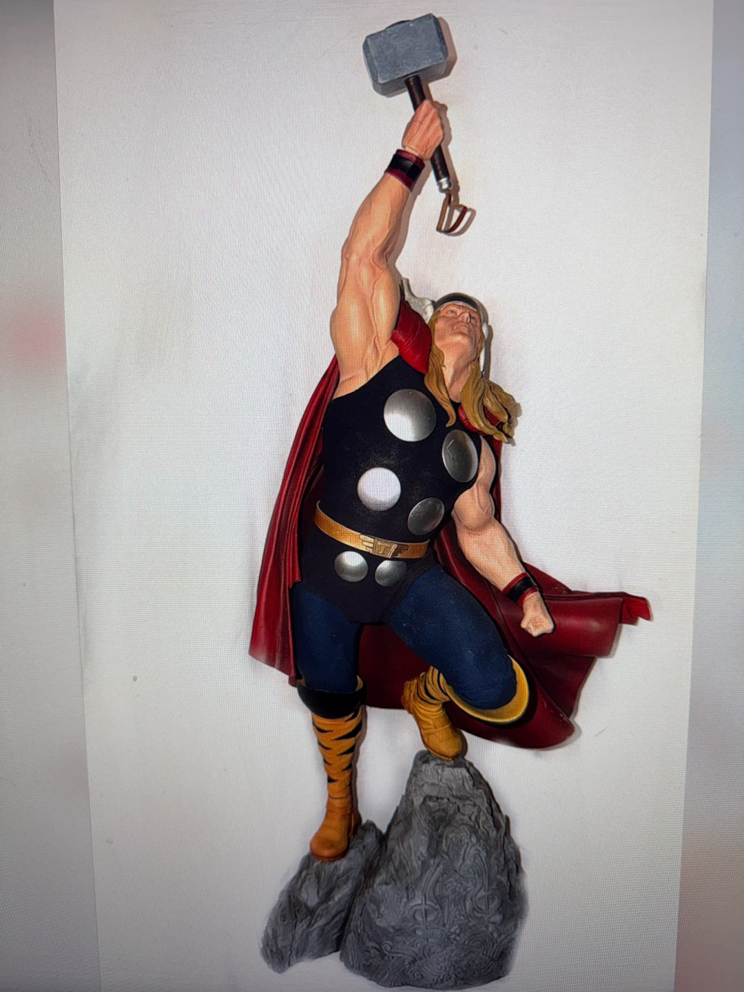 Sideshow Premium Format Thor Statue 1/4 Sc Limited Edition - photo 2