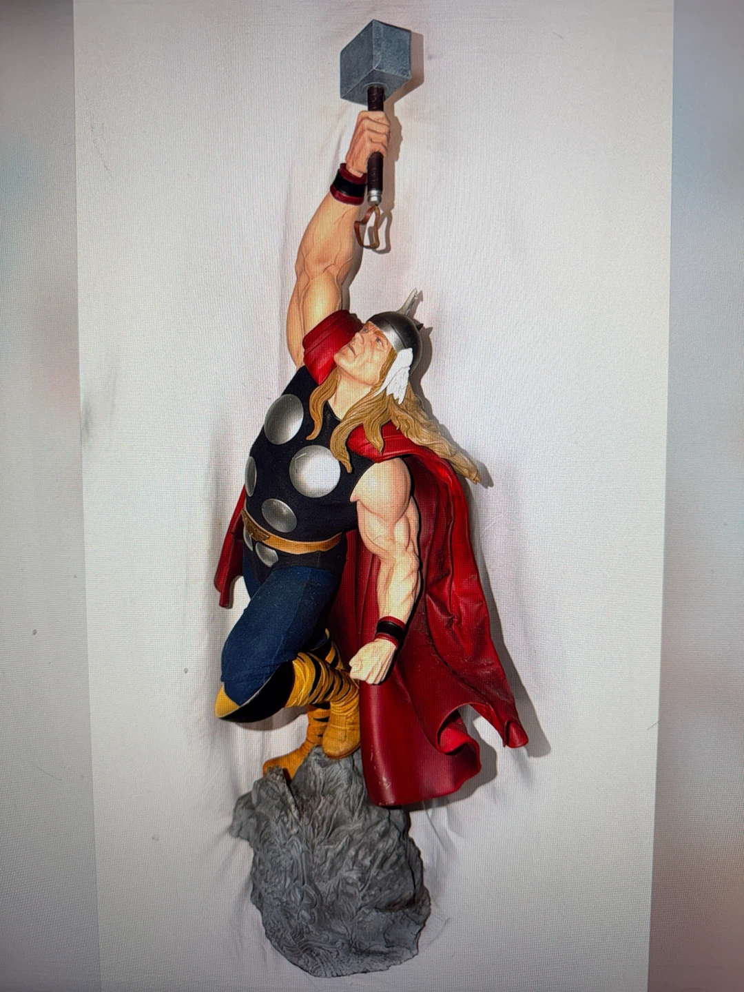 Sideshow Premium Format Thor Statue 1/4 Sc Limited Edition - photo 4