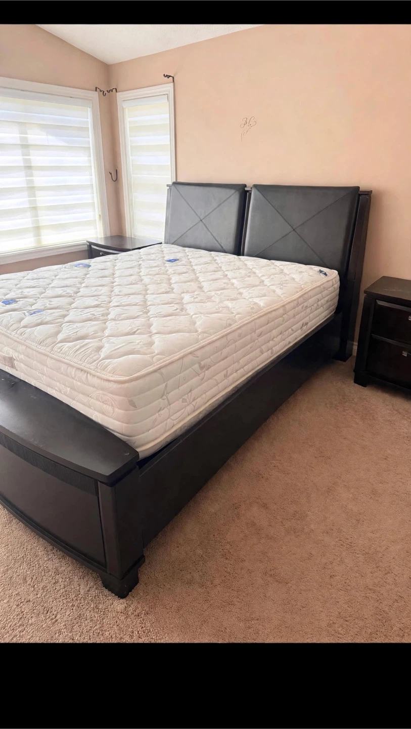 Brown King size Bedroom Set – includes Mattress & 2 Nightstands