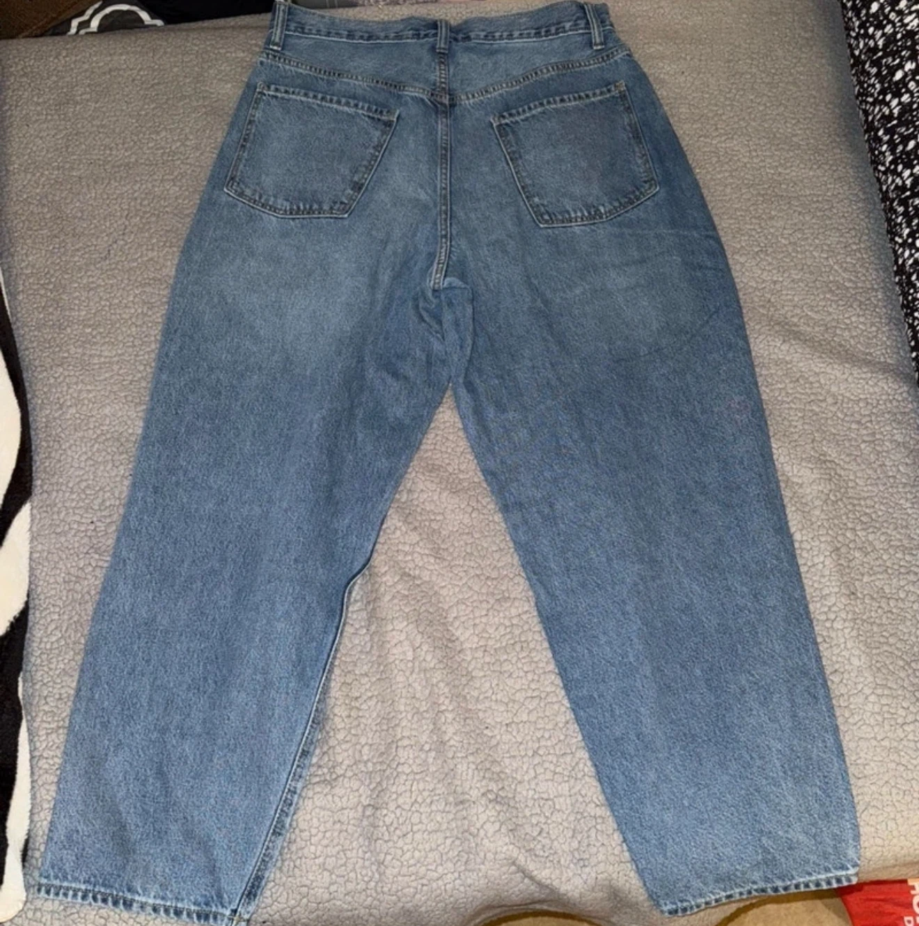Old Navy Extra High-Rise Balloon Jeans - photo 2