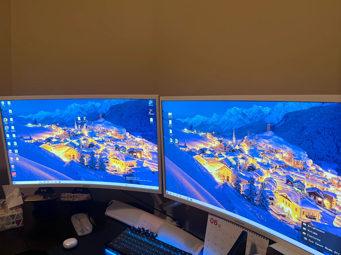 Two of 27’ Samsung curved monitor