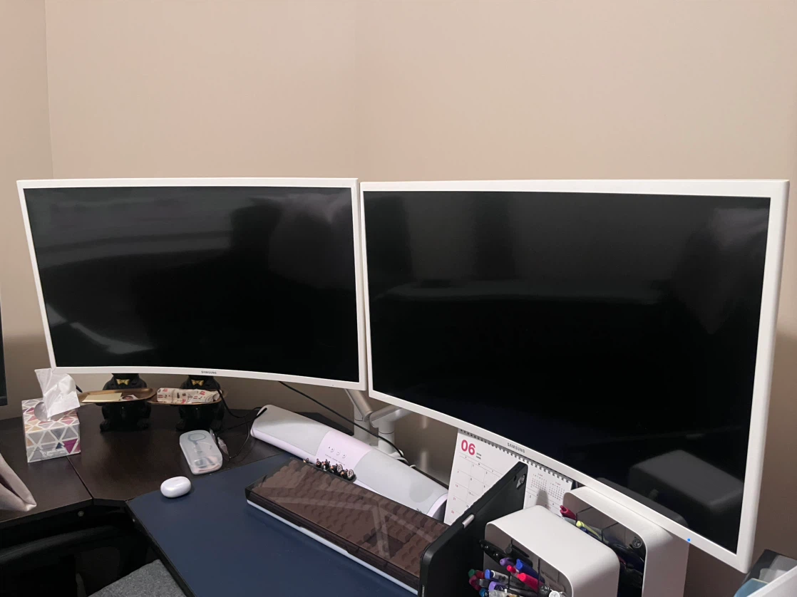 Two of 27’ Samsung curved monitor - photo 4