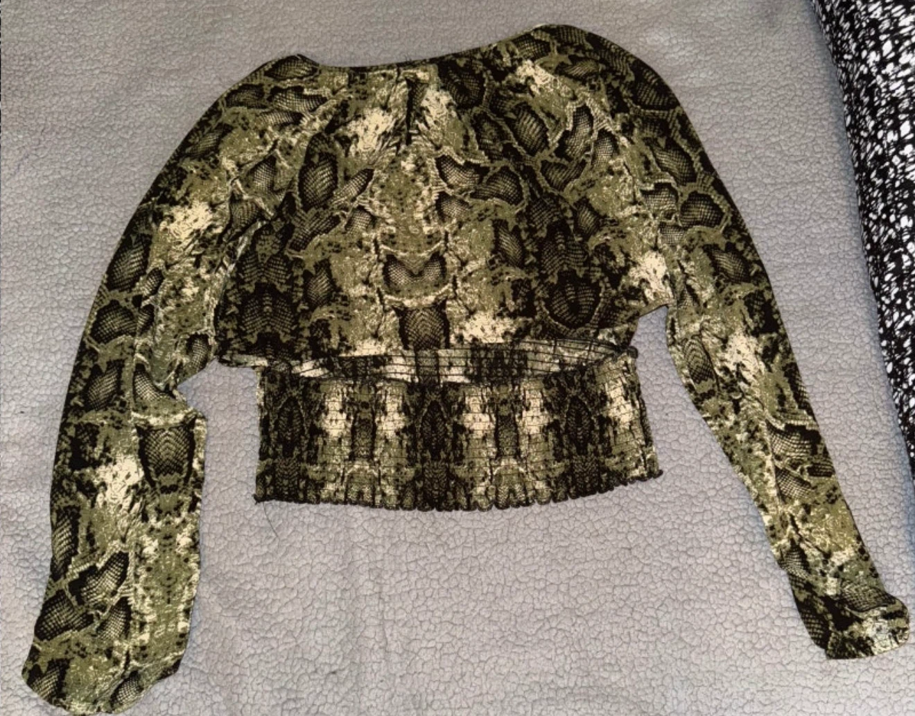 Revamped Green Snakeskin Long Sleeve Crop Top - photo 2