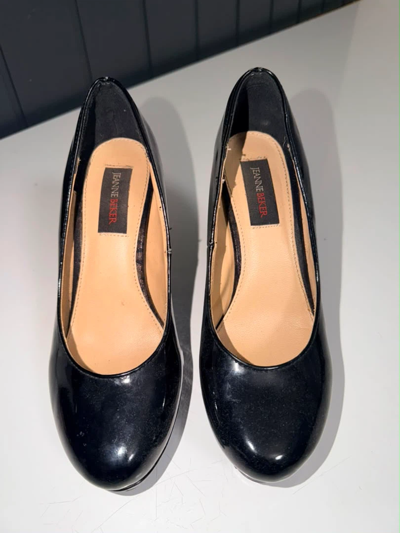 Jeanne Beker Black Patent Heels - photo 2