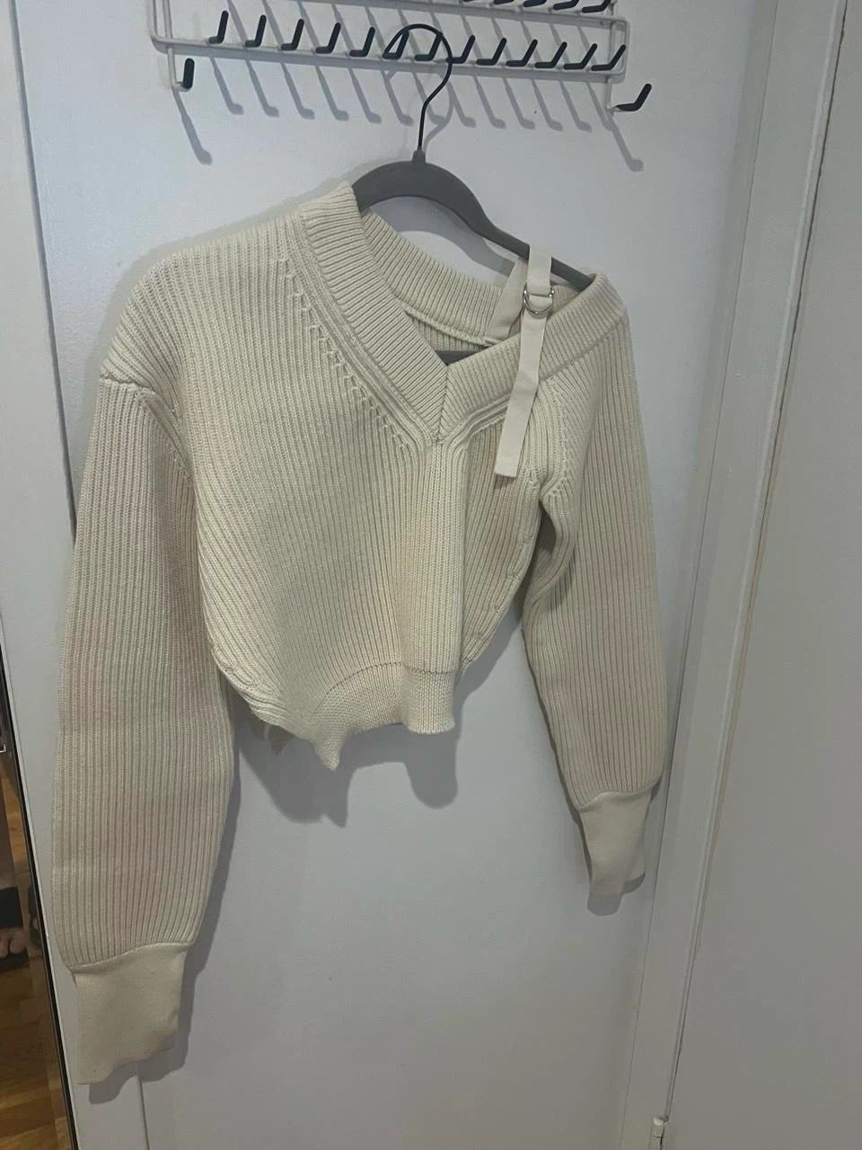 Jacquemus La Maille Seville Asymmetric Ribbed Jumper – Off-White - photo 3