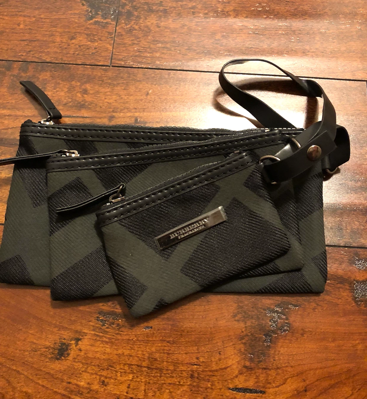 Burberry 3 piece travel Pouch Set - photo 2