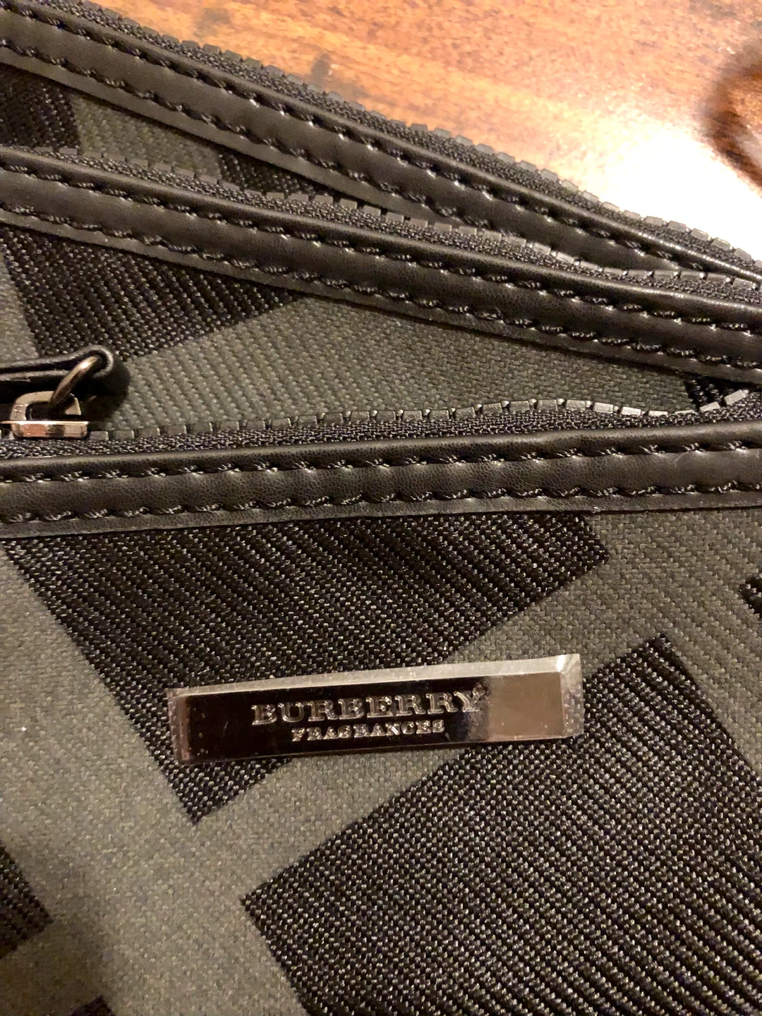 Burberry 3 piece travel Pouch Set - photo 3
