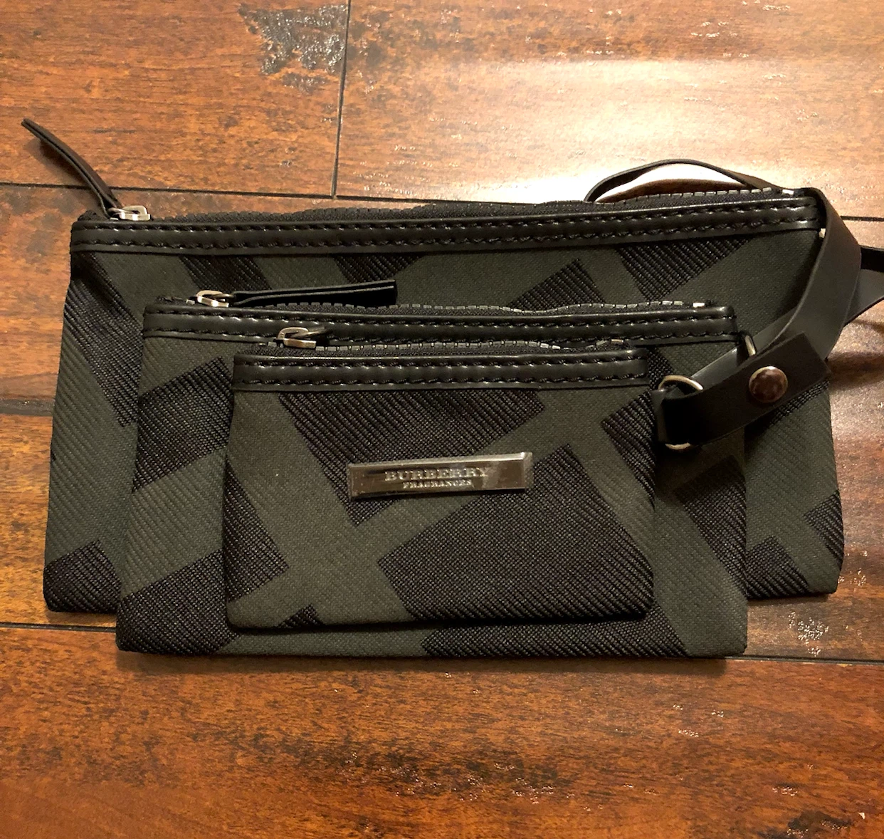 Burberry 3 piece travel Pouch Set - photo 5