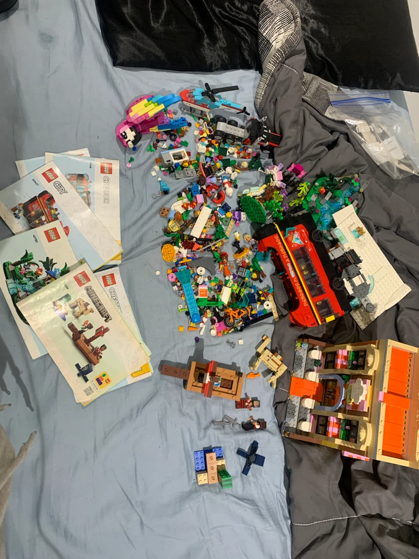 LEGO FRIENDS/MINECRAFT LOT