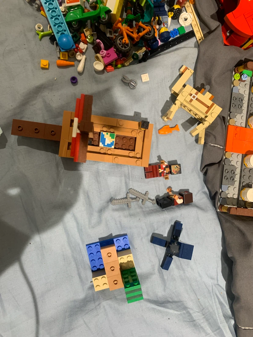 LEGO FRIENDS/MINECRAFT LOT - photo 3
