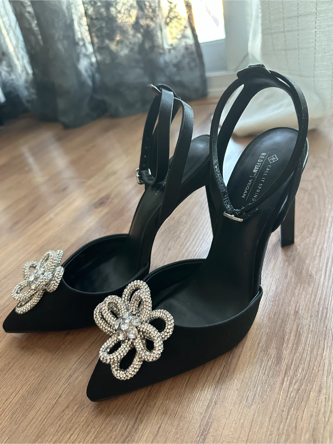 Heels Size 38 (US 7.5)