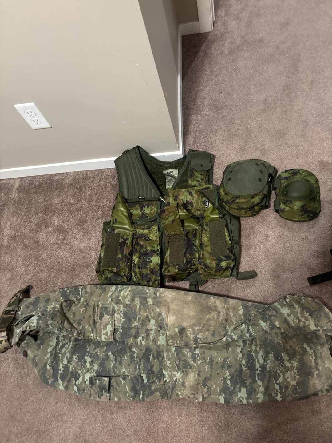 Military Camouflage Gear Set