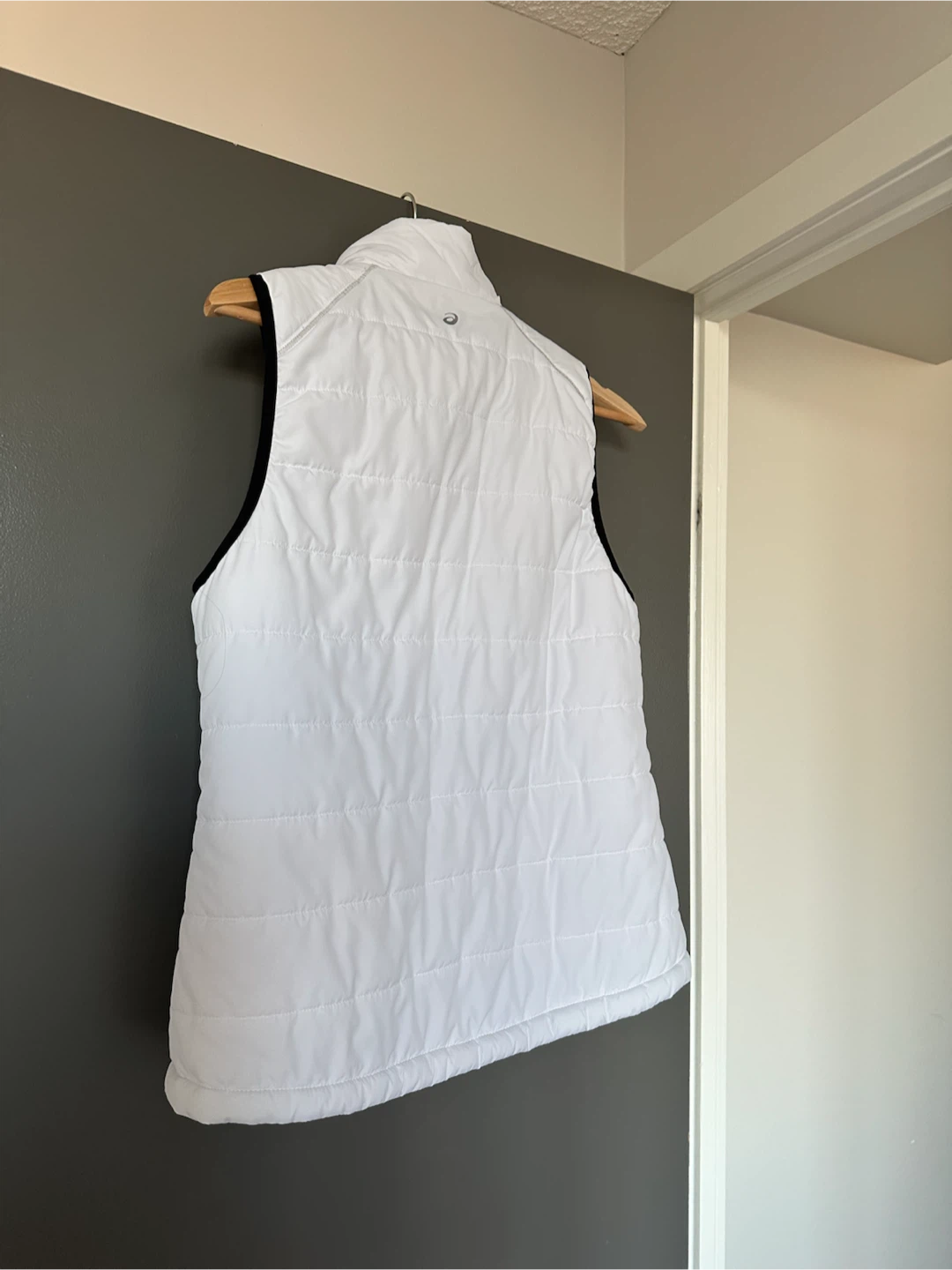 ASICS White Fleece-Lined Puffer Running Vest Size S - photo 2