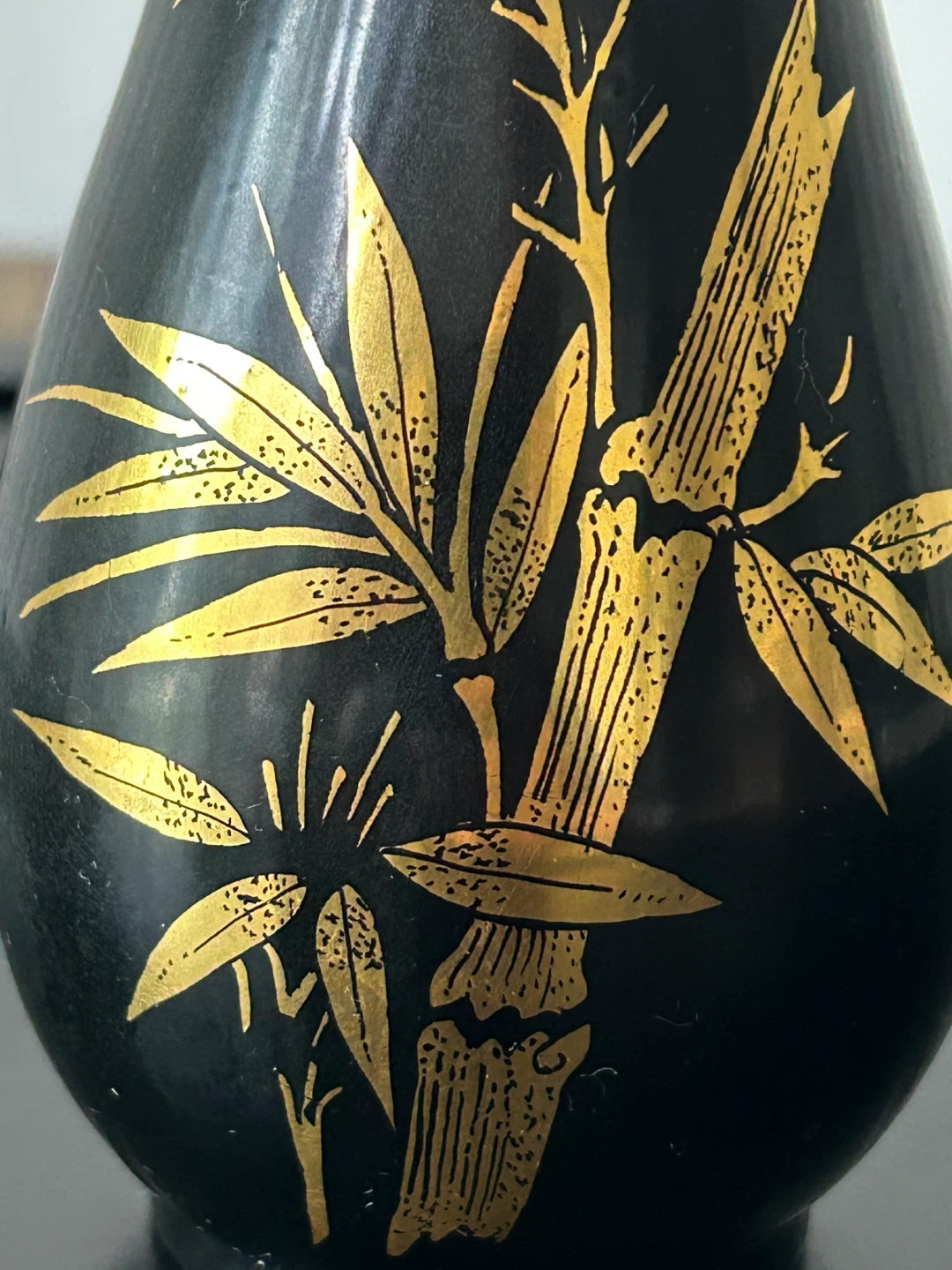 Vintage Asian Black Lacquer & Gold  Miniature Vase - photo 3