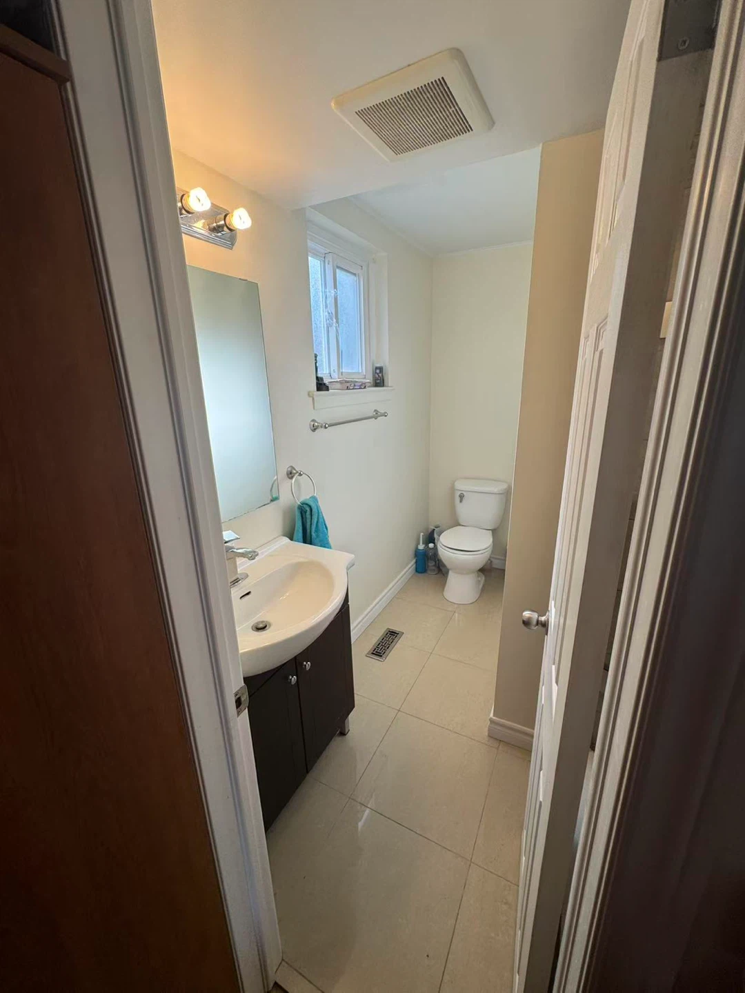 Sheppard/Midland suite bedroom(main floor) with private washroom - photo 3