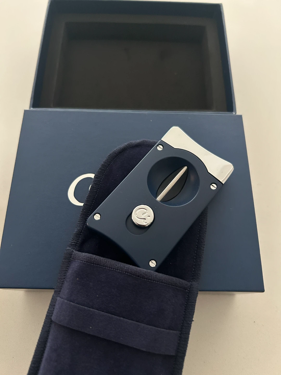 Havana Castle Cigar Case and Cutter Set - photo 2