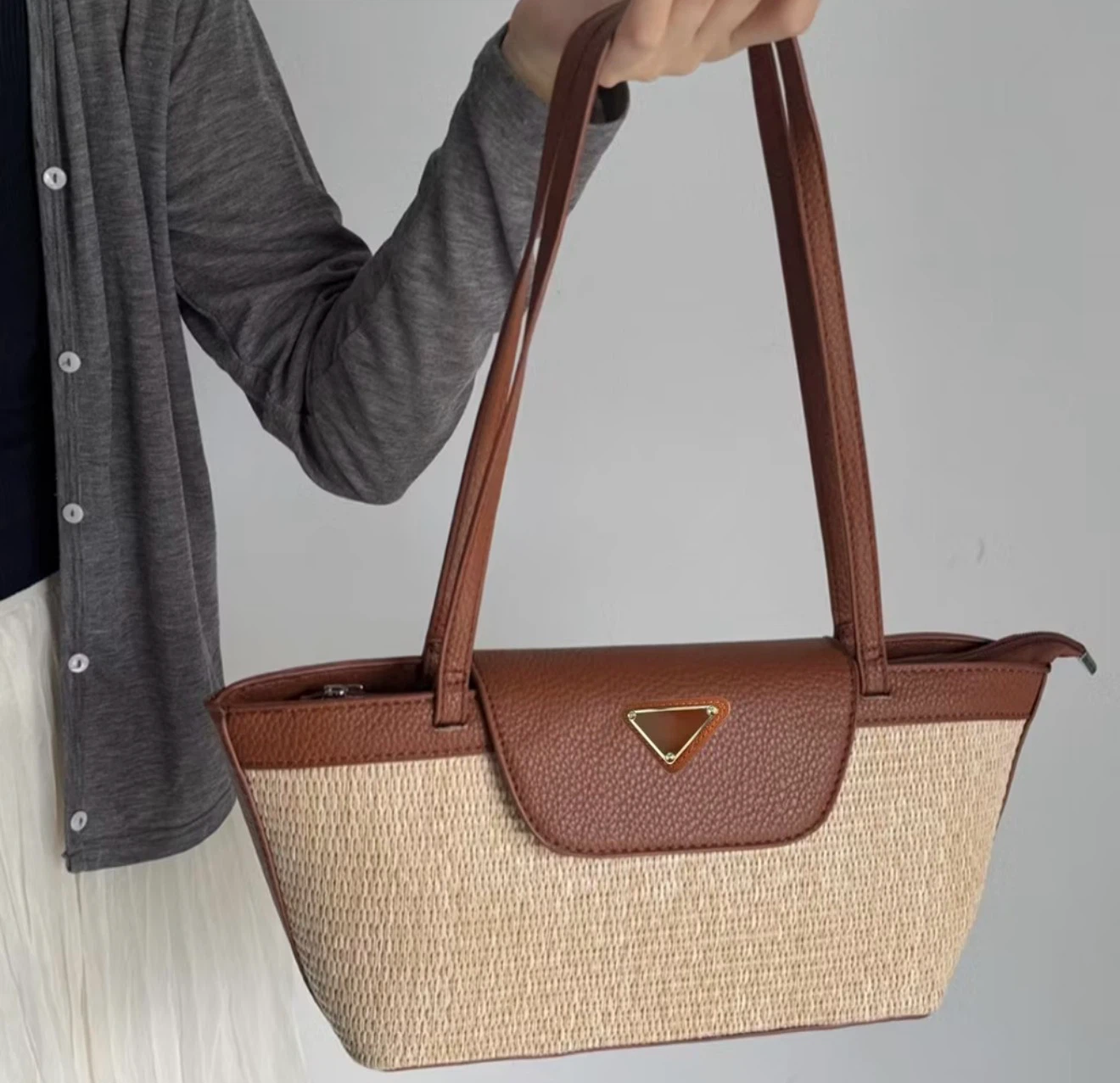 Straw and Faux Leather Tote Bag - photo 2