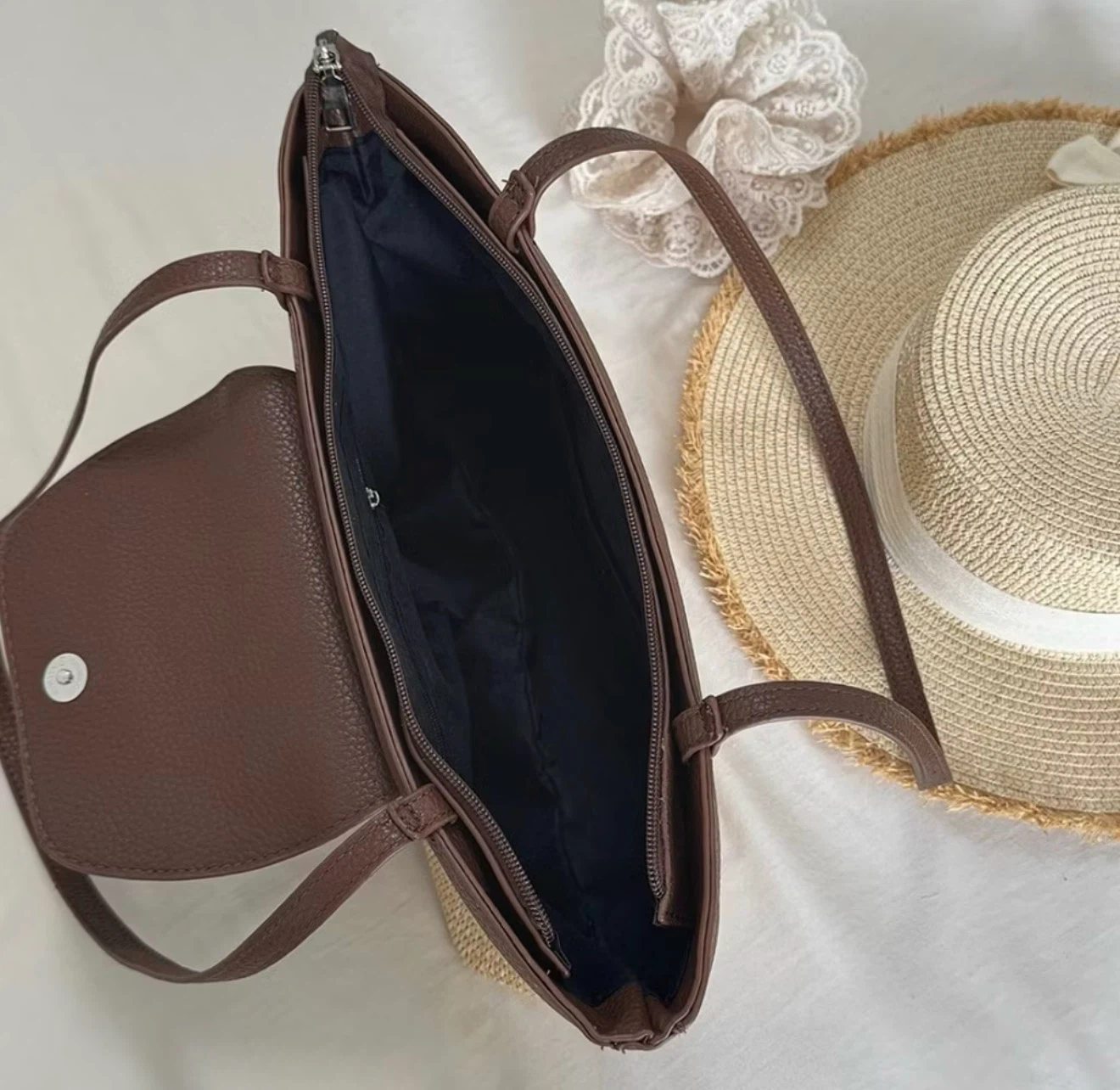 Straw and Faux Leather Tote Bag - photo 5
