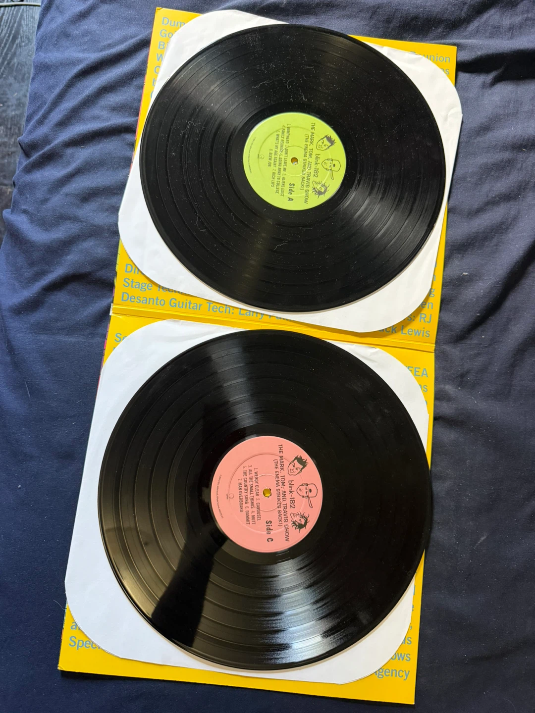 Blink-182 – The Mark, Tom and Travis Show Double LP - photo 3