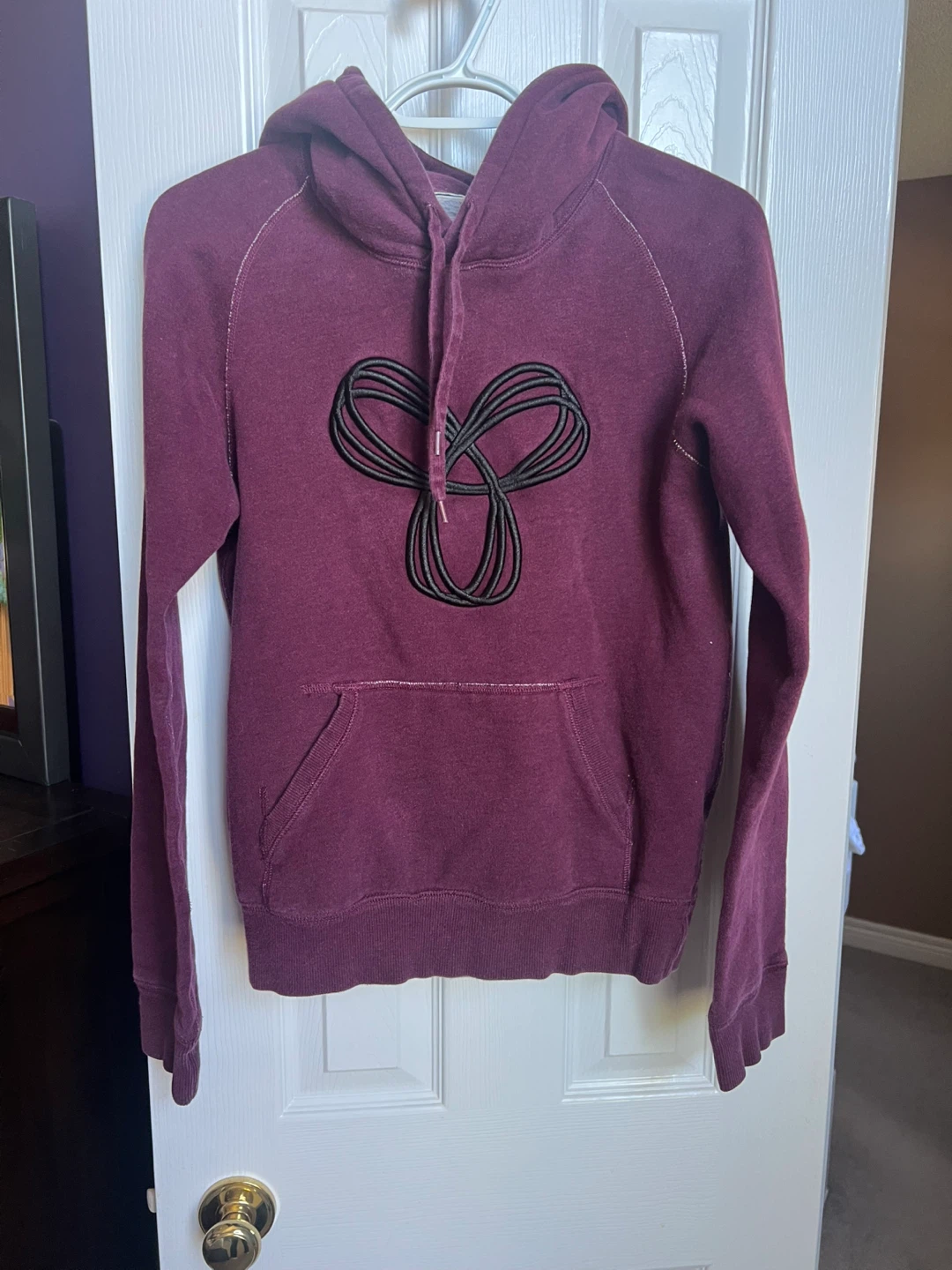 Tna Burgundy Hoodie Size S