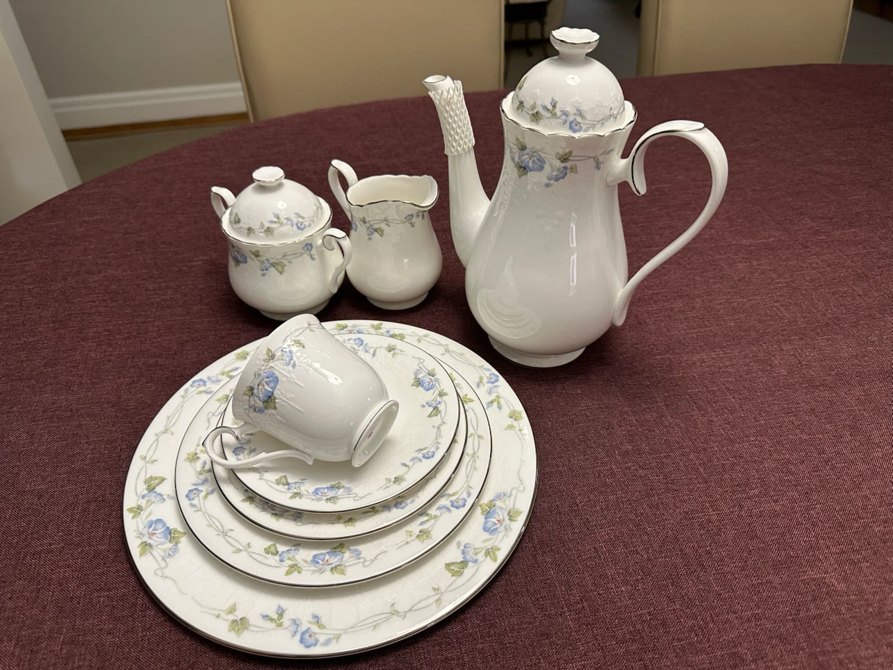 Beautiful Royal Albert Morning Flower 8 person settings!